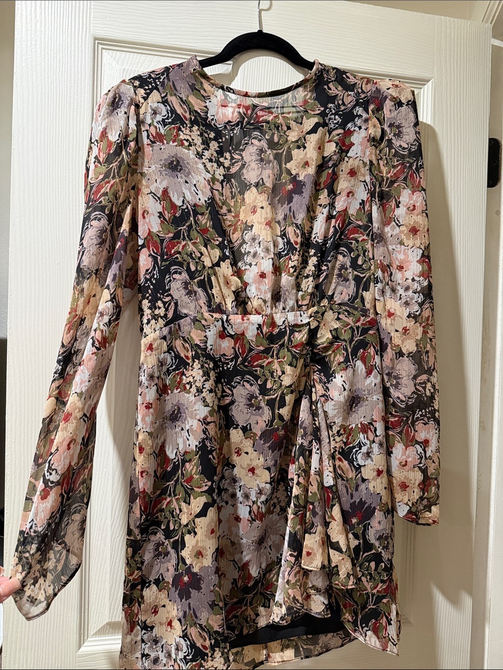 Astr Long Sleeve Floral Wrap-Detail Women's Dress in Black and Cream Size Large